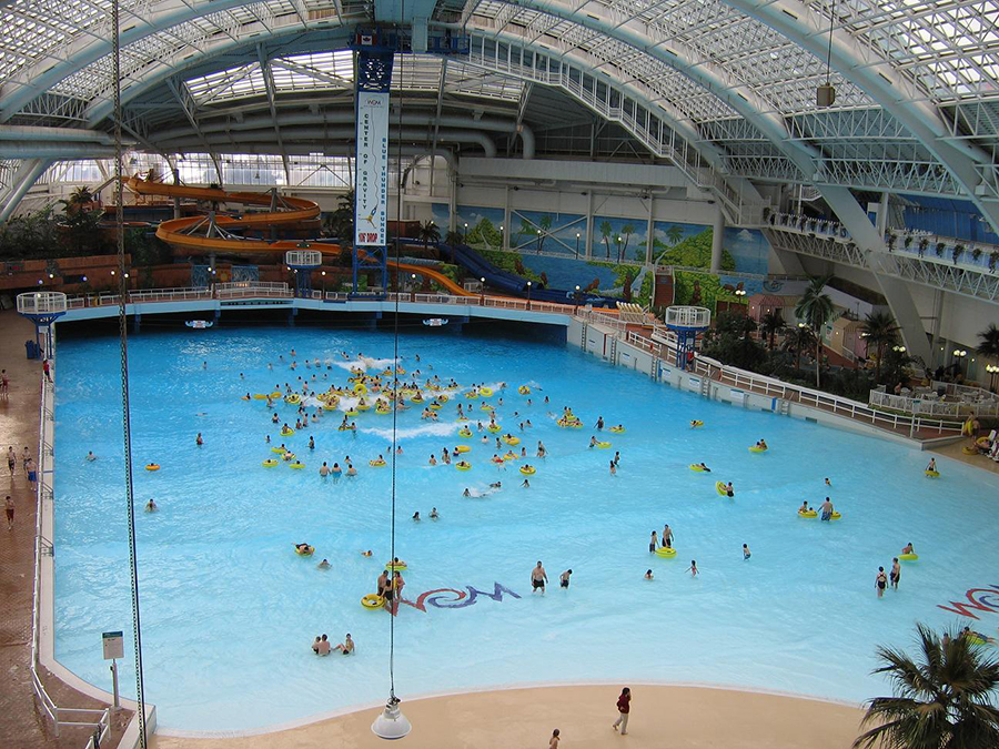 West Edmonton Mall - Largest shopping and entertainment complex in Canada 